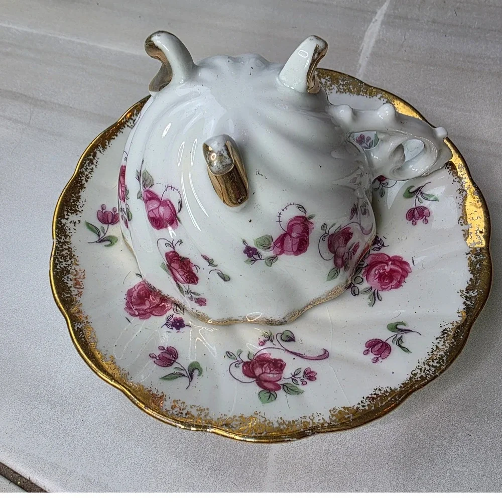 Vintage Footed Porcelain Teacup and Saucer Set Pink‎ Roses Gold Gilt Swirl Trim